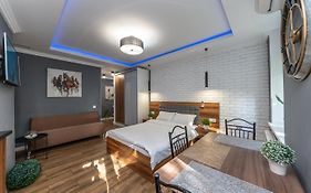 Vip Apartment Near Arena City